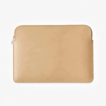 BALTAN Odinis dėklas su zamkiem do MacBooka Pro 14" M5 smėlio sp.