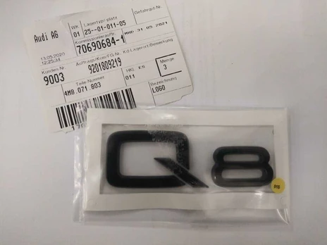 VAG Audi Q8 emblema Originali 4M8071803