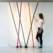 "Martinelli Luce Elastica" grindų lempa kaip juosta, raudona