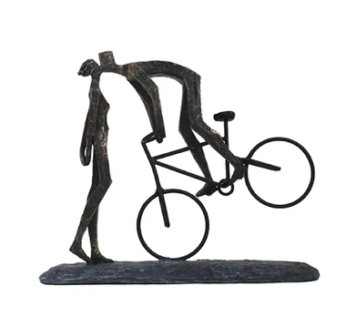 Bučinys ant dviračio. Išmatavimai: 36x9x30cm.