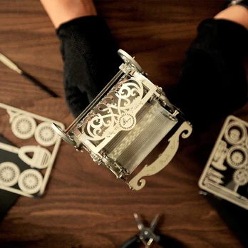 Gorgeous Gearbox - metalinio konstruktoriaus komplektas