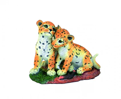 Leopardai. Išmatavimai: 20x16x17cm.