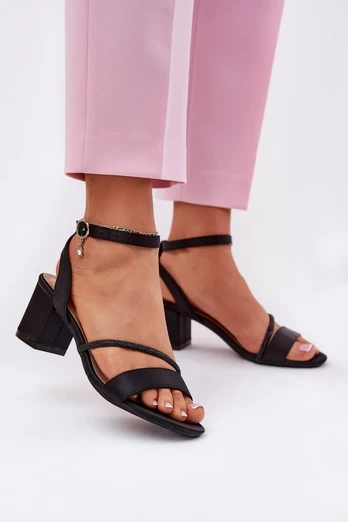 Juodos basutės su kulnu Step in style