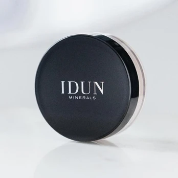 IDUN Minerals birus makiažo pagrindas Freja Nr. 1036 (warm light), 7 g