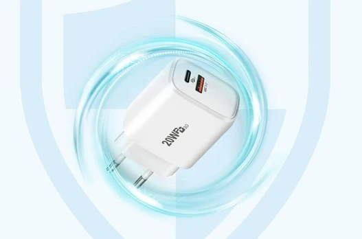 įkroviklio adapteris su dviem jungtimis