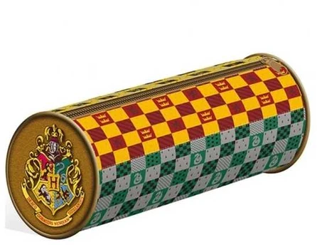 Pyramid Boland Traciks Harry Potter penalhus, Husene
