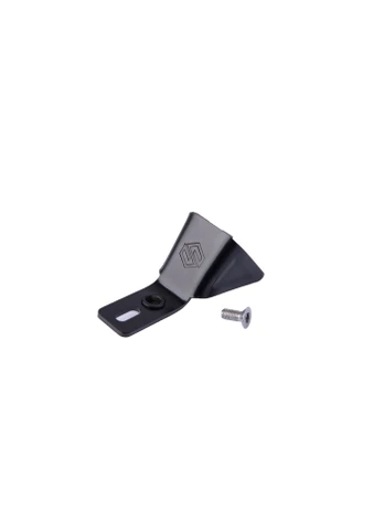 STRIKER GRAVIS BREAK FENDER BLACK