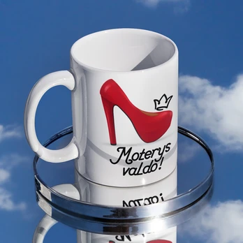 Puodelis "Moterys valdo"