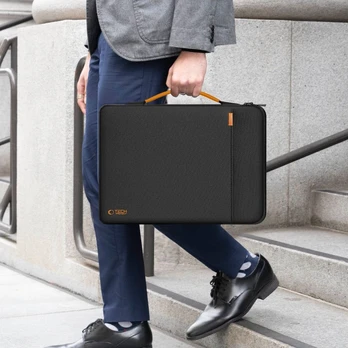 Juodas nešiojamo kompiuterio dėklas 15-16" "Tech-Protect Defender RS"