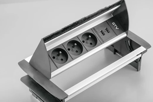 Stalo prailgintuvas su 3 lizdais ir 2 USB prievadais