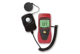 Apšviestumo matuoklis LM-100 AMPROBE
