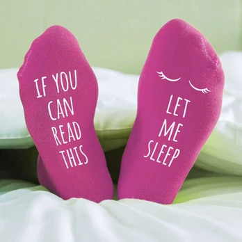Moteriškos kojinės su spauda ant padų "Let me sleep"