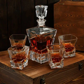 Viskio rinkinys medinėje dėžutėje "ELIXIR"