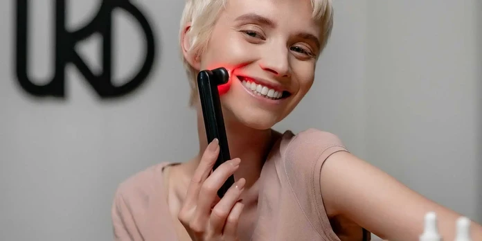 Humanas Aurora sonic facelift massager with EMS function - juodas
