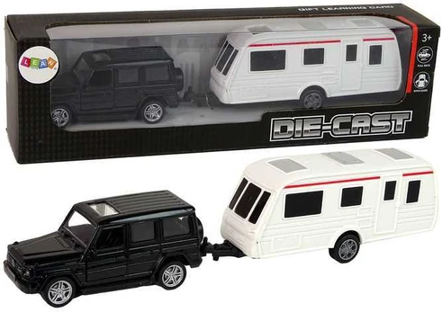 Automobilis Jeep su kempingo priekaba