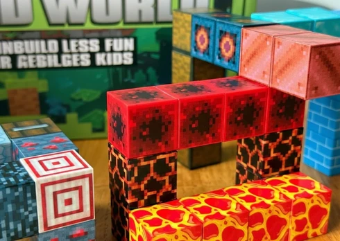 Zlaro Magnetiniai 3D kubeliai Pixel 100 vnt. + 2 figūrėlės