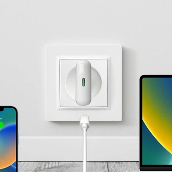 Puro GaN SLIMPRO 30W USB-C sieninis įkroviklis – baltas