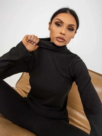 Palaidinė juoda