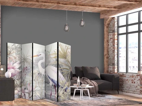Artgeist Pertvara - Heron wading in a pond - illustration in bright colours