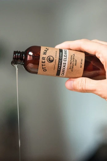 Kaps Otter Wax audinių, padengtų vašku, valymo priemonė