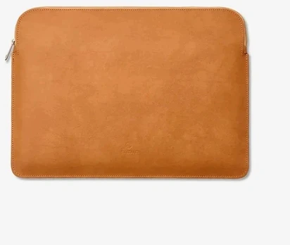 BALTAN Odinis dėklas su zamkiem do MacBooka Pro 14" M5 ruda