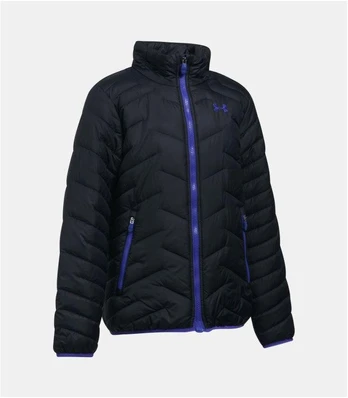 Vaik. Under Armour striukė