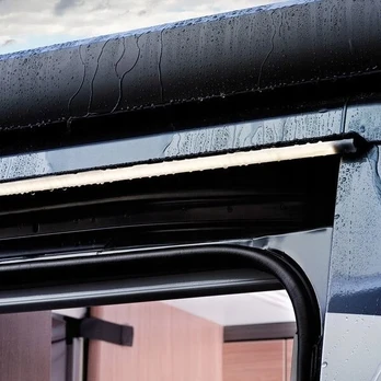 Ducato šoninių durų lietaus latakas Led Dometic