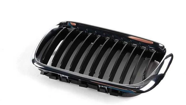 BMW E36 kairės pusės grotelės originalios 51138195151