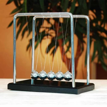 Giant Newton's Cradle - Wood & Steel Version (01626)