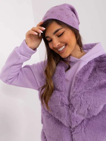 Kepurė šviesiai violetinės spalvos