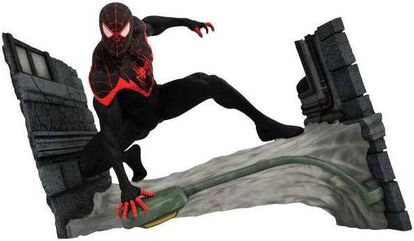 Diamond Select Toys Spider-Man Miles Morales Statue - 18 cm