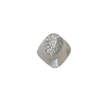 Plastmasinė saga su blizgučiu 13 mm, balta