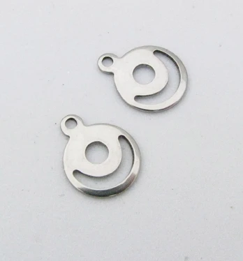 Nerūdijančio plieno pakabukas 13x10 mm, 3 vnt.