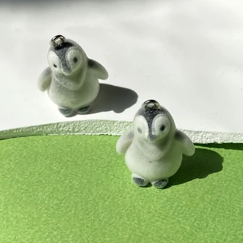 Dovana, 1 plush penguin