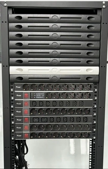 Equip 333319 power distribution unit (PDU) 6 AC outlet(s) 1U Black
