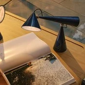 Tom Dixon LED stalo lempa „Pose Task Light“, indigo, 41 cm