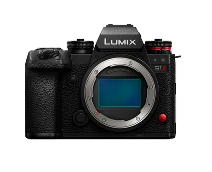 Panasonic Lumix S1II + 24-105mm