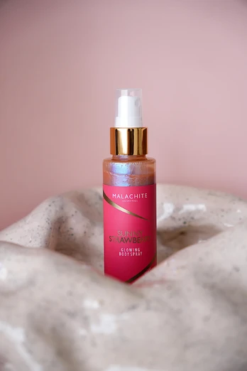 MALACHITE COSMETICS Shimmering body spray " SUNNY STRAWBERRY" 100 ml