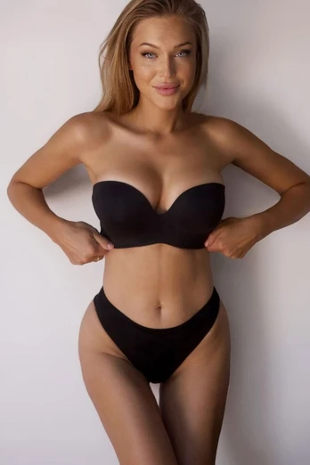 Juoda bardot liemenėlė be petnešėlių Kinga
