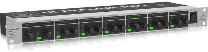 Behringer MX882 V2 Mikser rackowy