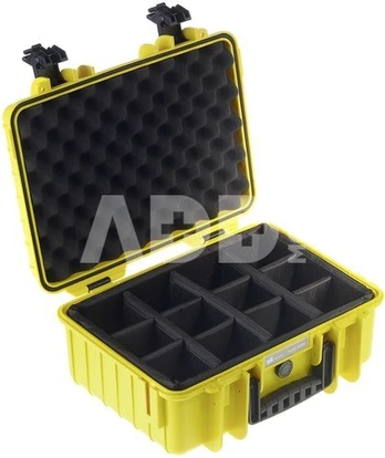B&W International Type 4000 yellow incl. Padded Divider