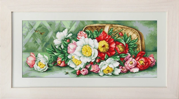 Basket of peonies SG504