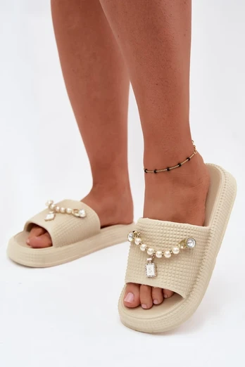 Kreminės platforminės basutės Step in style