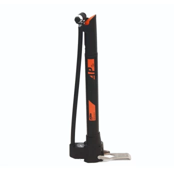 Pastatoma pompa KTM su manometru