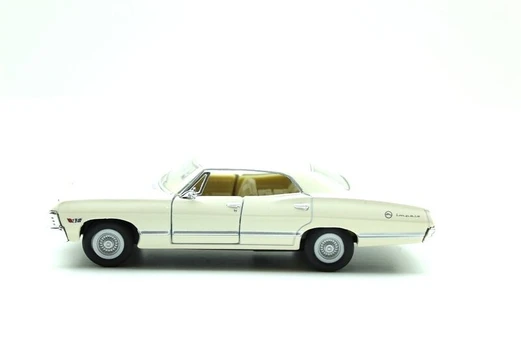 Automodelis Kinsmart 1967 Chevrolet Impala