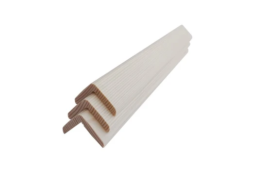Apdailos kampas, pušies, 3 m x 29 mm