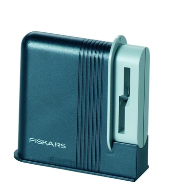 Žirklių galąstuvas FISKARS FF Clip-Sharp