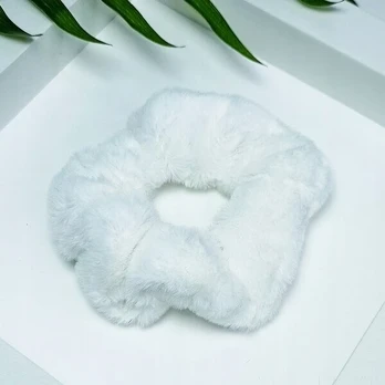 Puffy plaukų gumelė Yeye, balta