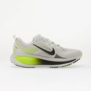 Nike Vomero 18 Photon Dust/ Black-Volt - Dydis 47 (HM6803-021 Laisvalaikio batai)