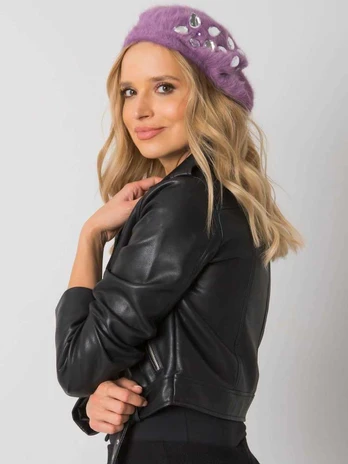 Moteriška kepurė violetinės spalvos